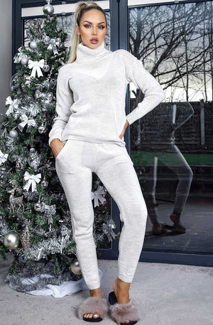 Ladies cream two piece knitwear set